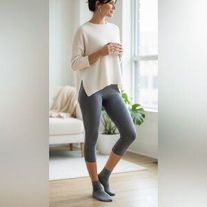 Women’s minicci Leggings Capri Size M/L Seamless Twill Gray Ruched Leg